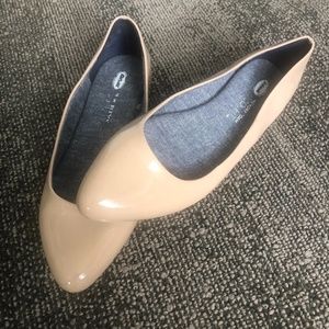 Dr. Scholl's Nude Patent Leather Flats